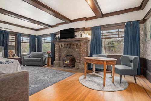 Oak Suite in Berkeley