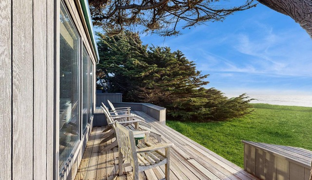 Oceanfront Sea Ranch home with hot tub & deck, dogs welcome