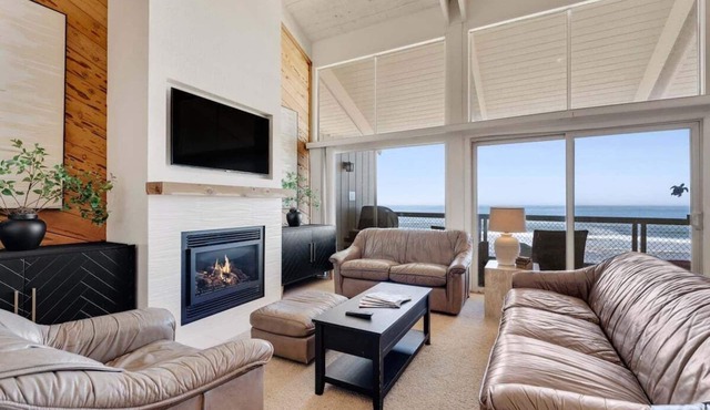 On the Water: Oceanfront Sand Dollar Beach