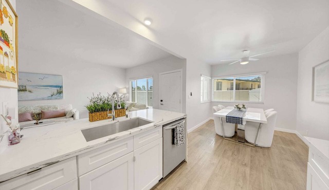 One Lux Stay Coastal 2BR Retreat Near the Beach