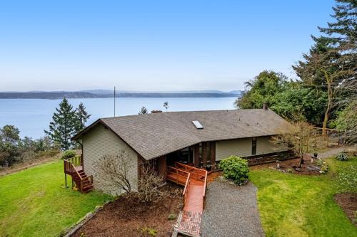 Osprey's Overlook in Vashon