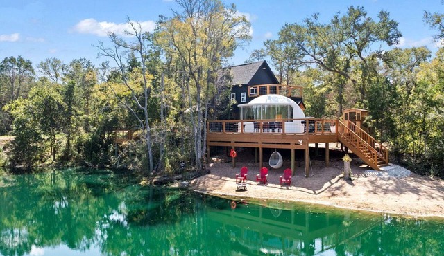 Outstanding Luxurious Dome with Mini Golf, Outdoor Bath, Sauna and Lake Views in Elgin, Texas in Elgin