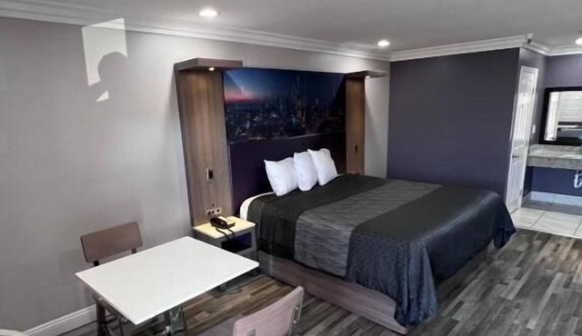 Paradise Inn