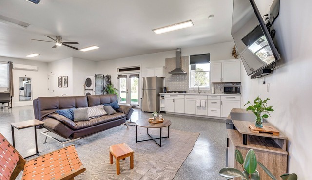 Pasco Studio Vacation Rental w/Private Patio! in Pasco