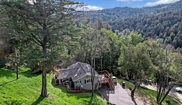 Peaceful Guest suite in The Santa Cruz Mountains.