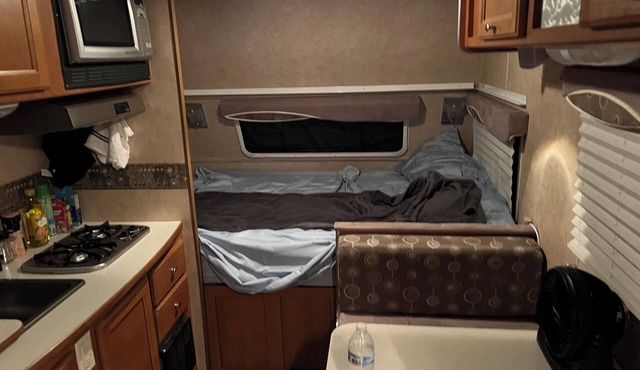 Peaceful off grid RV minutes from Big Bend in Alpine