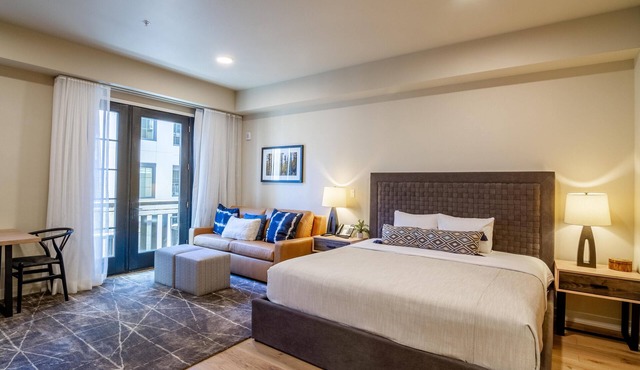 Peaceful Studio Condo in The Village in Tamarack
