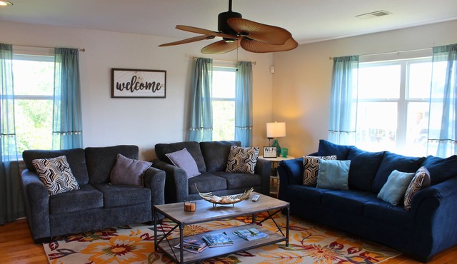 Peaceful Waterfront Summer Escape! Sunshine, King Suite, Private Dock in Bay St. Louis