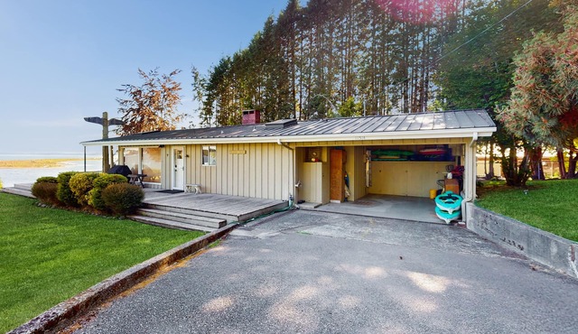 Peaceful Waterfront Living in Gig Harbor – Coastal Comfort & Charm in Gig Harbor