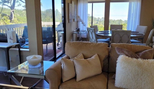 Pebble Beach Tree House Views of the Ocean Vaulted Ceilings Close to Everything