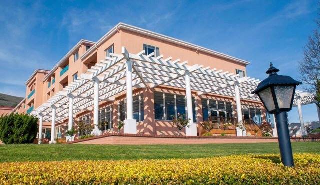 Perfect Beach Getaway! Full Kitchen, Free Parking, Steps to Avila Beach Pier
