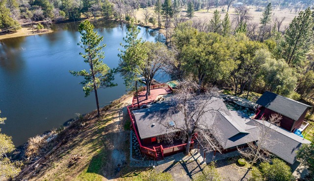 Perfect for Family Gatherings: Lakeside Beauty - 6bdrm with Pool & Spa