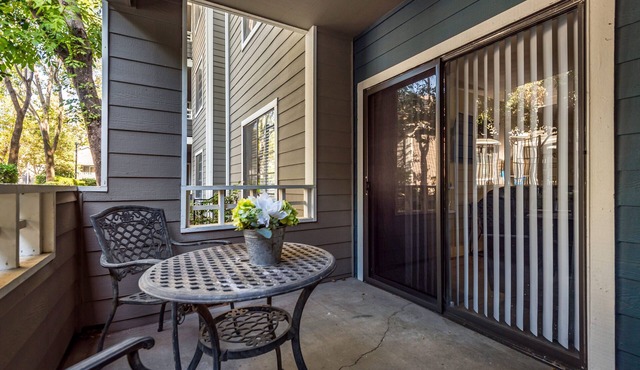 Perfect For Long Stays 2 BR/2 BA w/Washer/Dryer