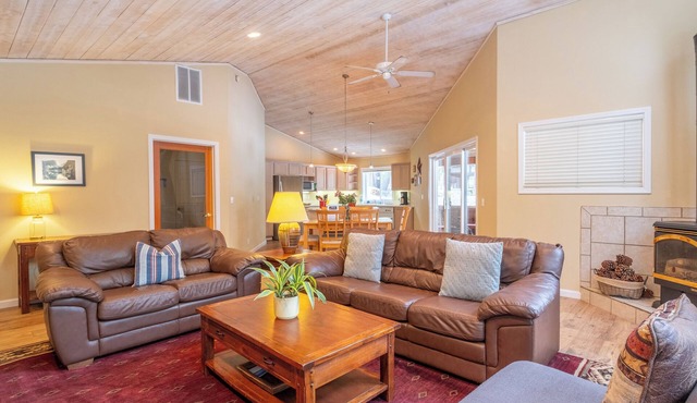 Pet-Friendly Family Getaway | Queen Suite, Near Trails Outdoor Fun & Rec Center