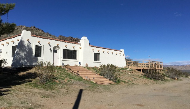 Pet Friendly Gated dog run in back --- Trailer Friendly- pull through driveway--