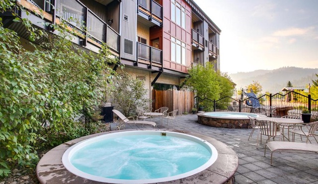 Pet-Friendly Silver Mountain Studio: Mountain View in Kellogg
