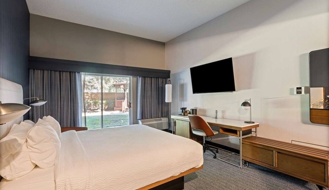 Pleasant Stay! Pet-friendly Hotel with Outdoor Poo