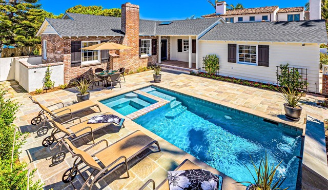 Pool/Hot Tub/Pet Friendly/Walk To Beach in La Jolla