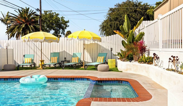 Pool house w/Playground, Mini Golf, King Bed in Chula Vista