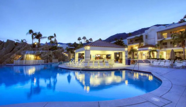 #Pool Paradise! Waterfalls and Poolside Bar & Grill!