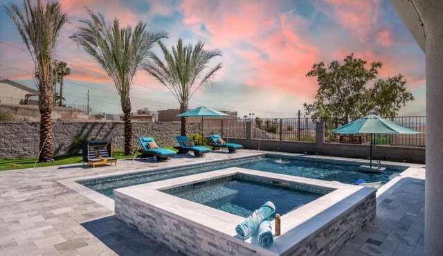 Pool+Spa, Game Room, Fire Pit, RV Grg | Sleeps 16