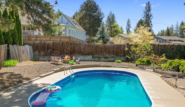 Poolside Getaway with Spacious Outdoor Living & 6 Cozy Beds! in Spokane