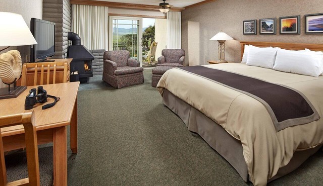 Premium King Coastal View | Cavalier Oceanfront Resort | Romantic Retreat
