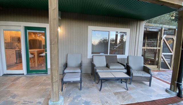 Private apartment in Los Gatos mountains with patio and beautiful view