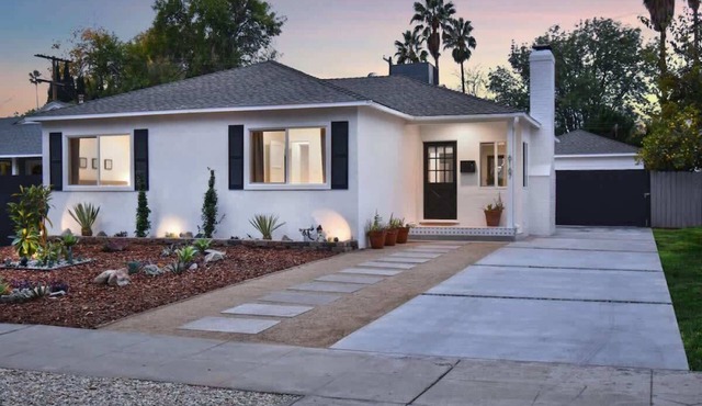 Private Backyard Retreat · 3BR Near Universal