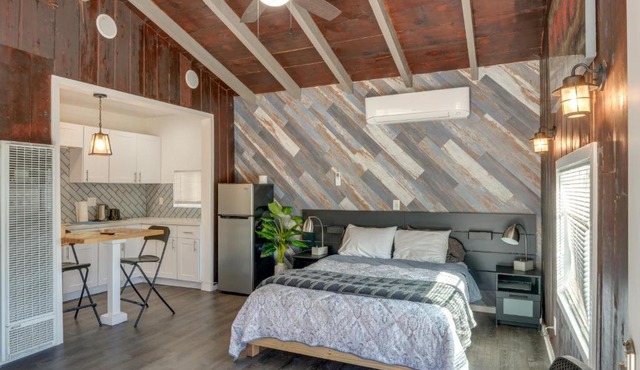 Private Deck & Views: Frazier Mountain Cabin