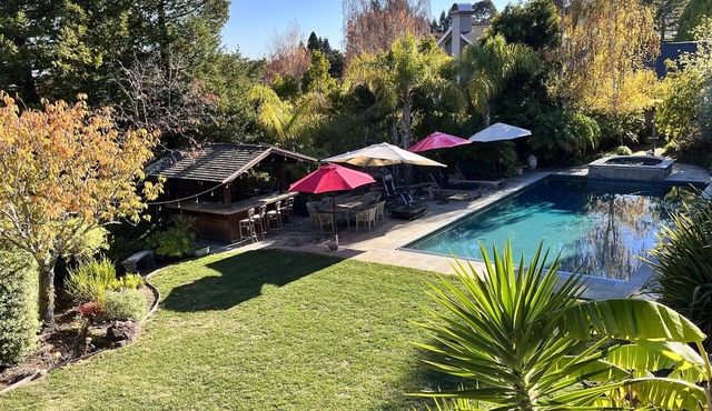 Private fully furnished home w/pool and close to San Francisco and wine country