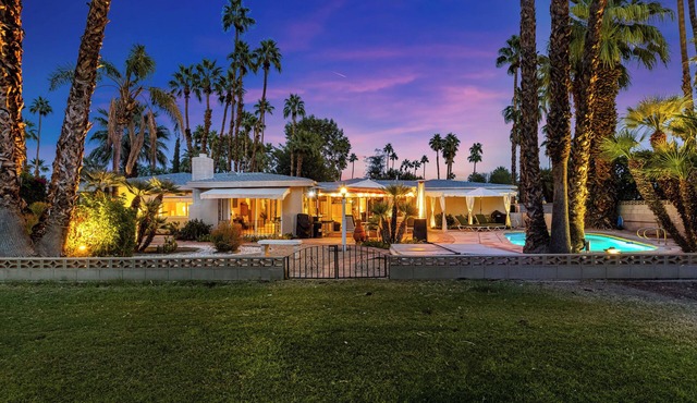 Private Golf and Desert Oasis w/Pool and Spa.