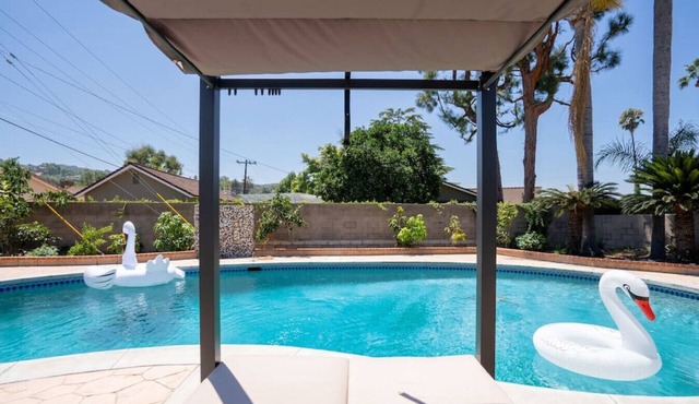 Private Oasis! Pool + Billiards + Sleeps 12!