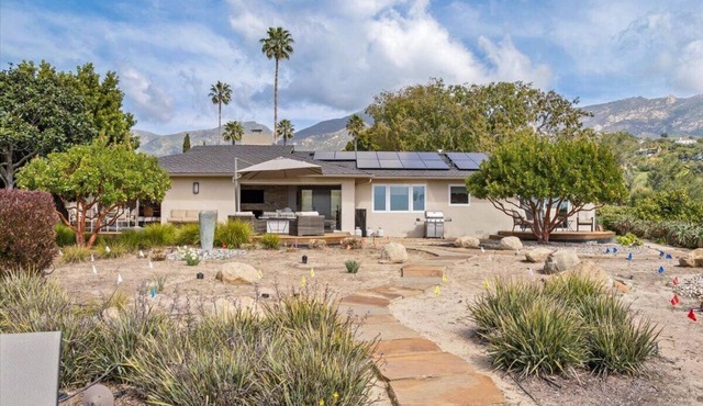 Private Ocean View Foothill Estate-Close to Town!
