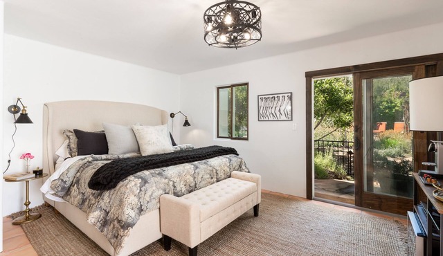 PRIVATE ROOM w/Private Gated Jacuzzi & Garden in Downtown Los Olivos Escape