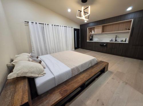 Private Studio City Suite Walk to Universal-15 min
