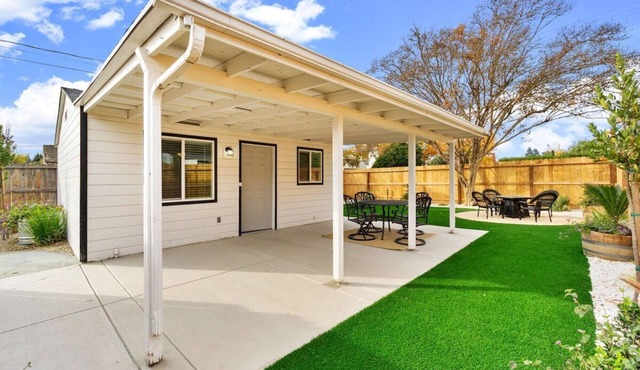 Private Studio/Guest House
