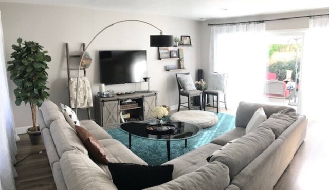 Queen Bedroom w/Private Half Bath