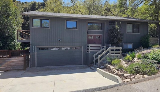Quiet 3-bedroom house in Atascadero 'Wine Country' with WiFi, AC, Jacuzzi