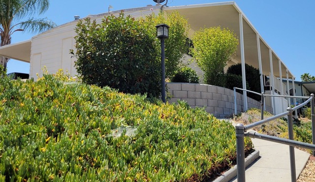 Quiet Gated Community, Mountain Views, Pool & SPA