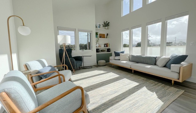 Quiet, spacious, light-filled home near the bay and nature trails