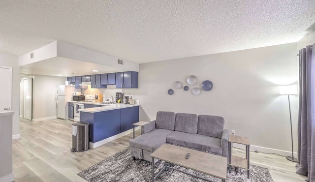 Radiant Vegas Retreat! Sleeps 6!