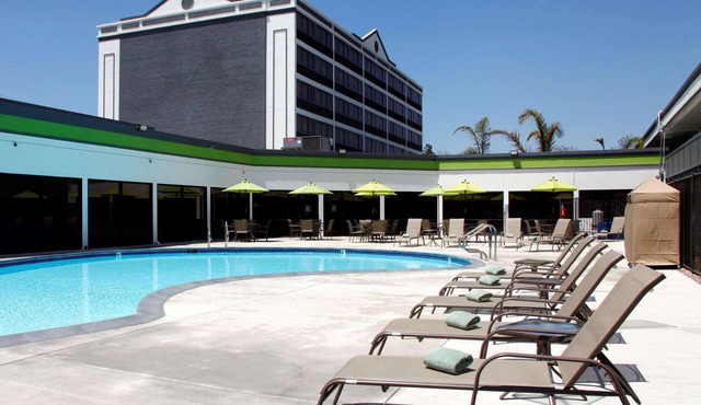 Radisson Hotel Oakland Airport