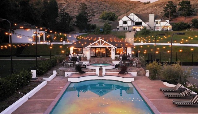 Ranch Estate/ Pool / Hot Tub / Family Reunions - Holiday Home