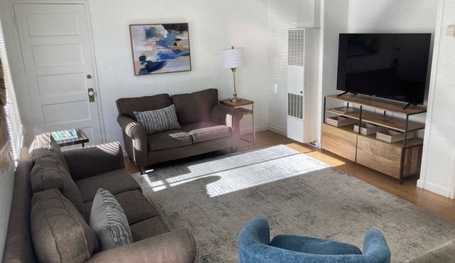 Rare 3 br in Capitola Village with 5pm checkout Jan-Apr+Parking!