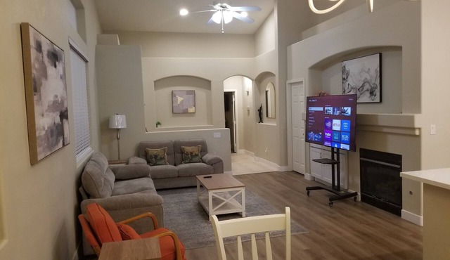 Rare, Just Upgraded Single Story house, Only 20 min strip, Stadium,conv, Airport