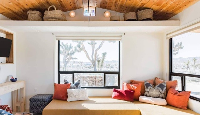 Red Tail Ranch, Pioneertown - Lovely Desert Views
