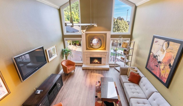 *Redwood Shores Living SFO 15min away* BRAND NEW GRILL &JACUZZI! COME ENJOY*
