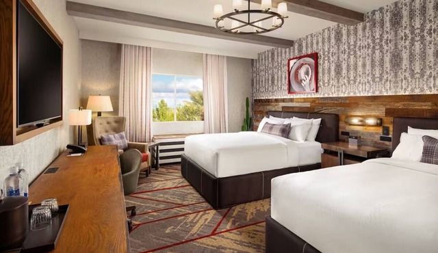 Refined Lodge Queen, Silverton Hotel and Casino, Near Las Vegas Strip