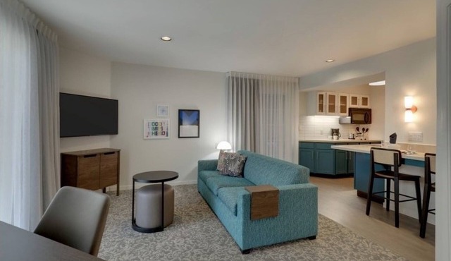 Relaxing 1 BR Suite | 3 Units w/BBQ Facilities, Mini Fridge & Swimming Pool!